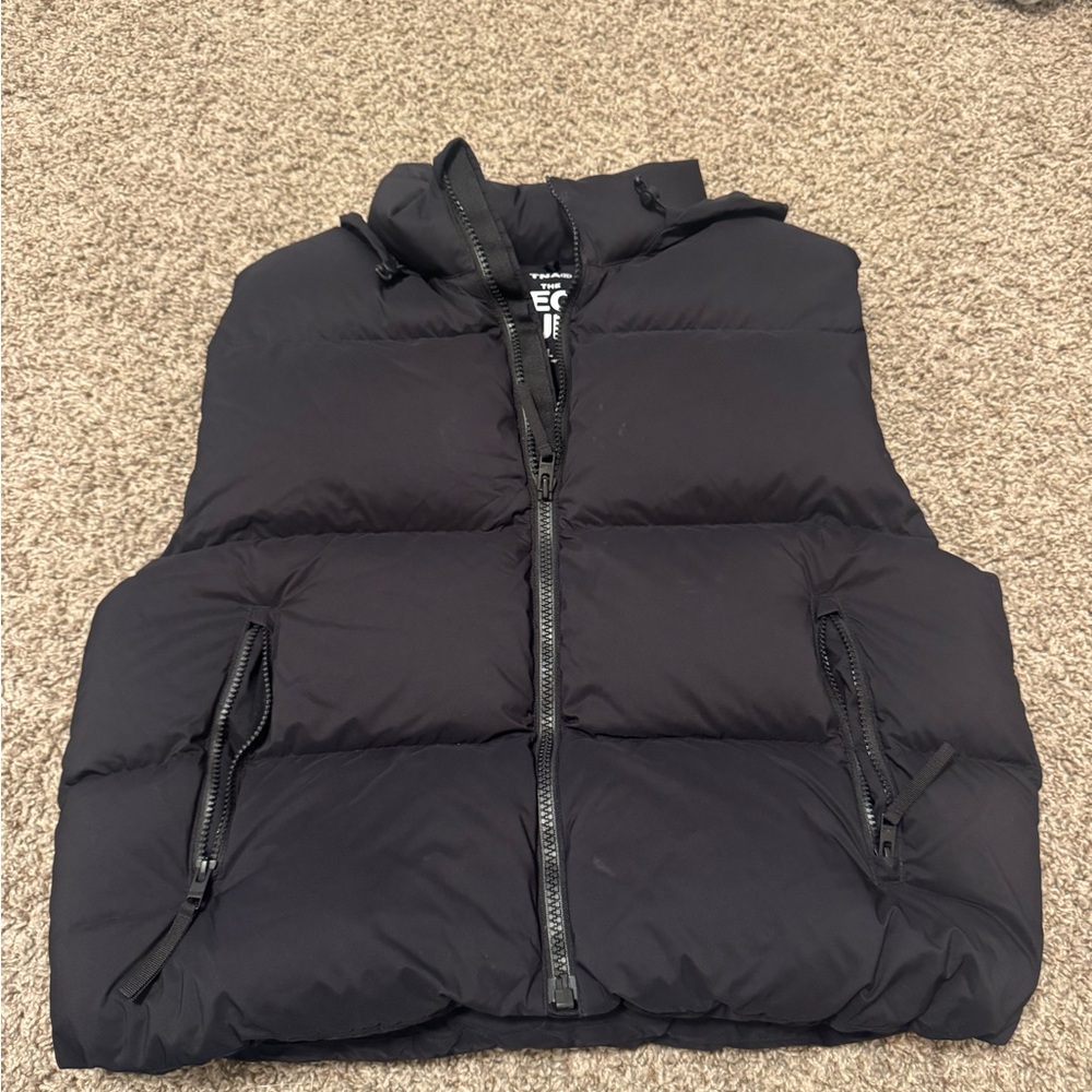 ARITZIA TNA Midnight Black Puffer Vest